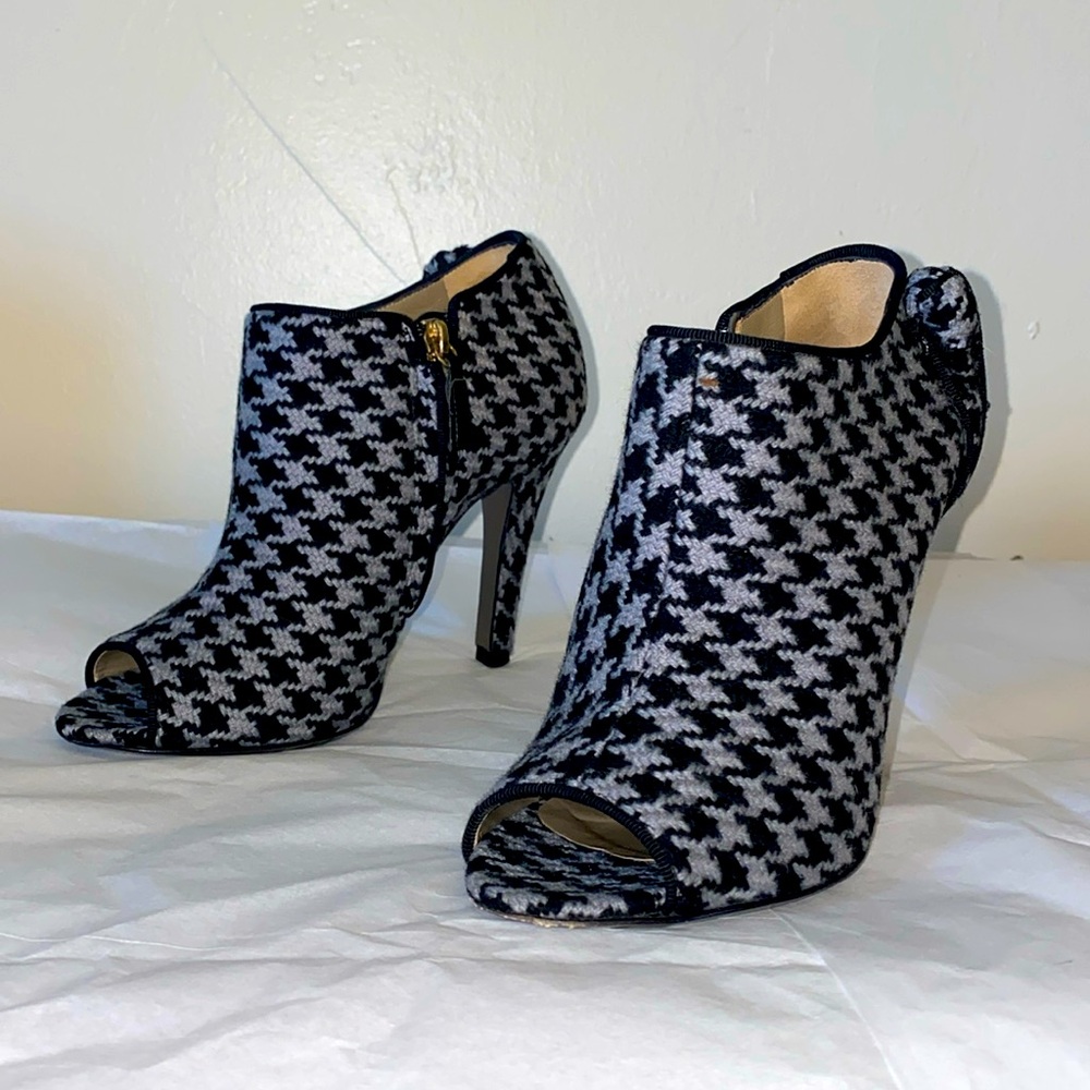 Studio Pollini sz 37 black & grey tweed peeptoe zip heel bootie w/box,worn twice